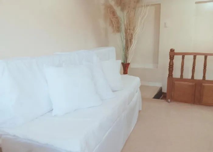Main Avenue 2br Apartment *
